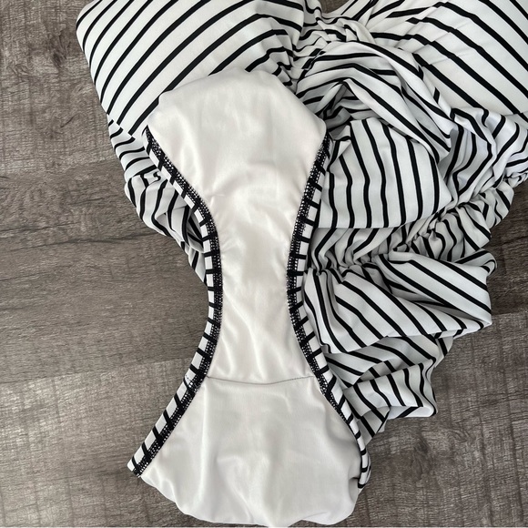 Victoria’s Secret The Unforgettable One Piece, size 36C, Med Striped Halter EUC - Picture 5 of 7